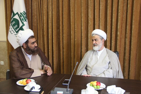 تصاویر / نشست استاد اخلاق حوزه علمیه قم با اعضای ستادی مرکز مدیریت حوزه علمیه استان قزوین