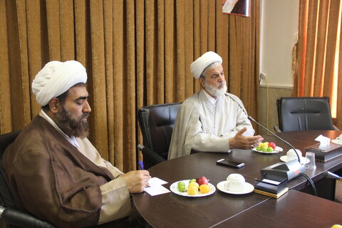تصاویر / نشست استاد اخلاق حوزه علمیه قم با اعضای ستادی مرکز مدیریت حوزه علمیه استان قزوین