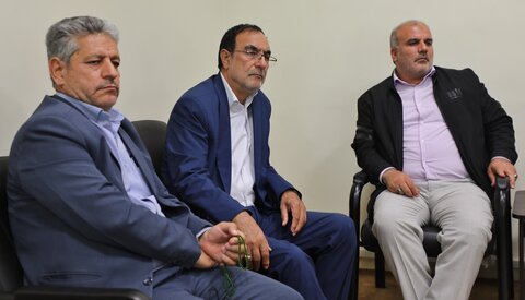 دیدار جمعی از مسئولین و معتمدین شهر ماهدشت با نماینده ولی‌فقیه در استان البرز