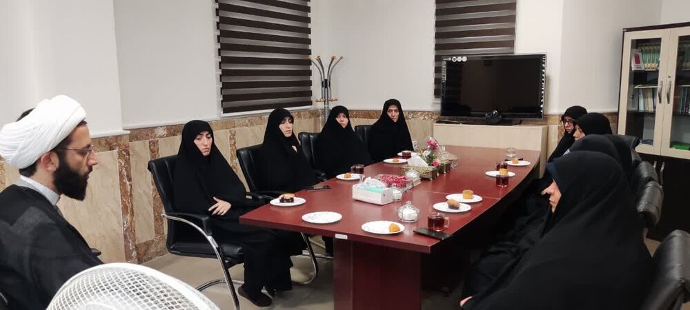 رفع موانع پیشرفت بانوان طلبه از اولویتهای کار ما است