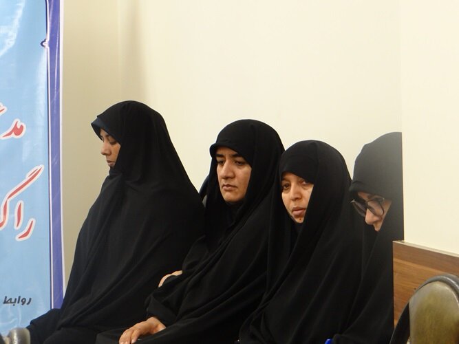 حوزههای علمیه خواهران در راستای برنامه پنج ساله حرکت کنند