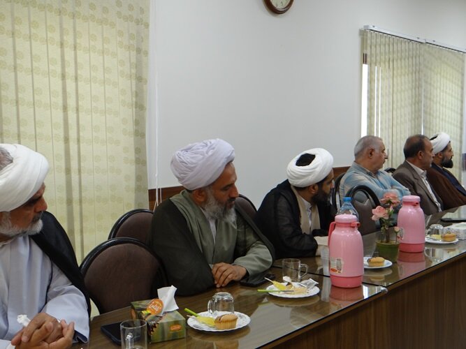 حوزههای علمیه خواهران در راستای برنامه پنج ساله حرکت کنند