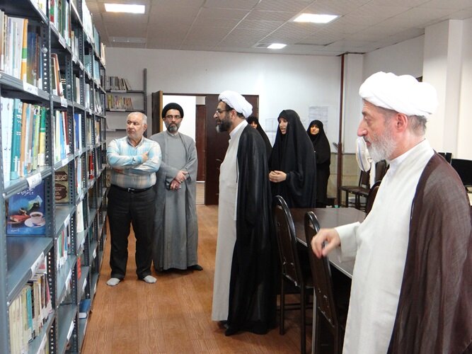 حوزههای علمیه خواهران در راستای برنامه پنج ساله حرکت کنند