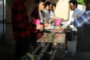 تصاویر/ ایستگاه صلواتی به مناسبت میلاد امام رضا (ع) توسط طلاب مدرسه علمیه قروه