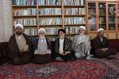 تصاویر / مراسم عمامه گذاری طلاب مدارس علمیه استان قزوین با حضور نماینده ولی فقیه در استان قزوین