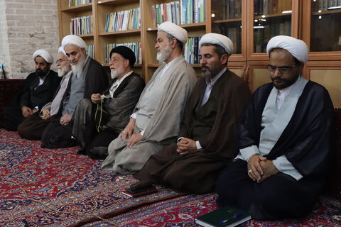 تصاویر / مراسم عمامه گذاری طلاب مدارس علمیه استان قزوین با حضور نماینده ولی فقیه در استان قزوین