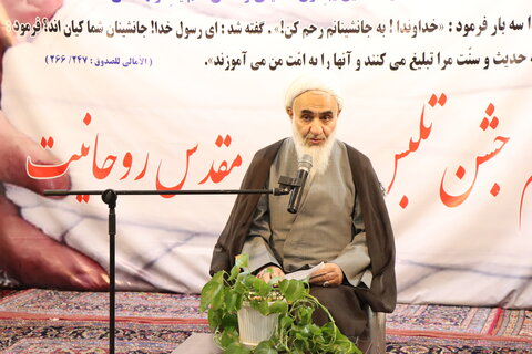 تصاویر / مراسم عمامه گذاری طلاب مدارس علمیه استان قزوین با حضور نماینده ولی فقیه در استان قزوین