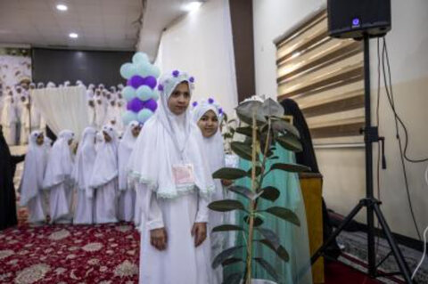 جشن تکلیف دختران عراقی در آستان مقدس حضرت عباس (ع)
