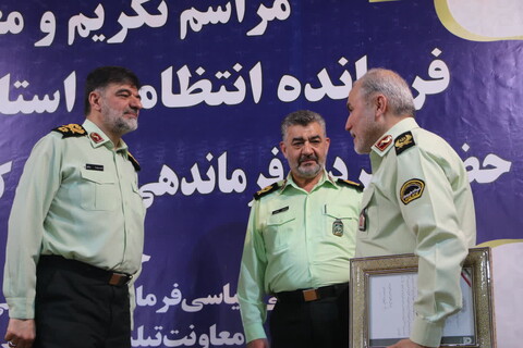 ادای احترام فرمانده سابق فراجا در استان خوزستان
