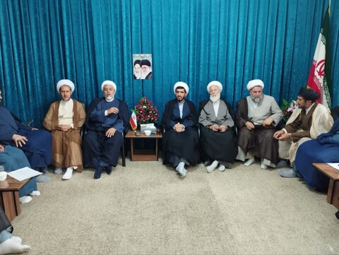 تصاویر/ نشست رئیس مرکز خدمات حوزه علمیه آذربایجان غربی با روحانیون تکاب