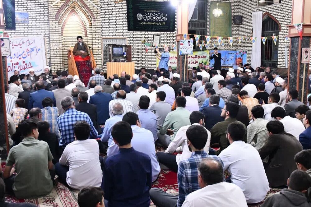 به برکت مرقد مطهر امام رضا(ع) و حضرت معصومه(س) بسیاری از بلاها را از کشور ما دور شده است