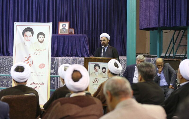 گزارشی از رونمایی نسخه جدید نرم افزار مجموعه آثار امام خمینی(ره) و حاج آقا مصطفی