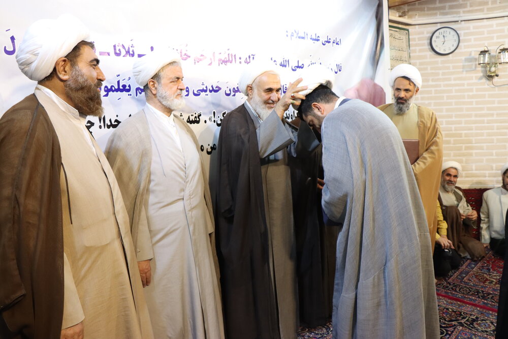 بهترین شیوه تبلیغ، قبل از گفتار، شیوه رفتار است