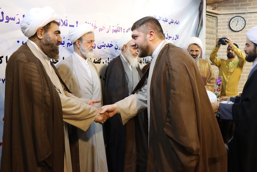 طلاب استان قزوین معمم شدند + عکس