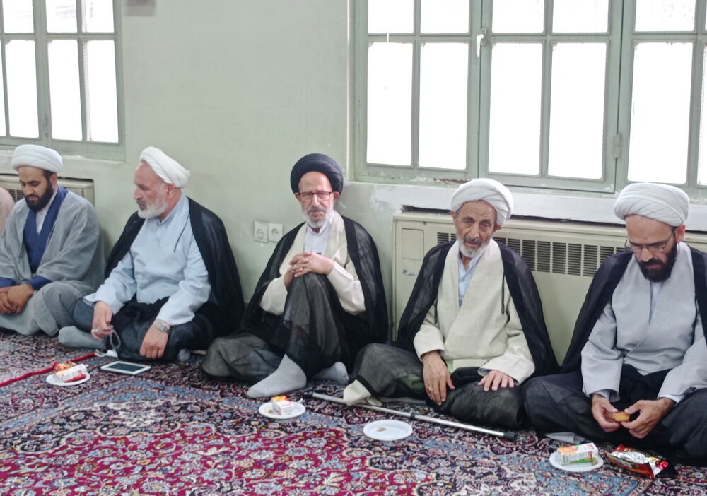 نگاه سیاسی در تعاملات خود ندارم و وحدت را مهم می دانم