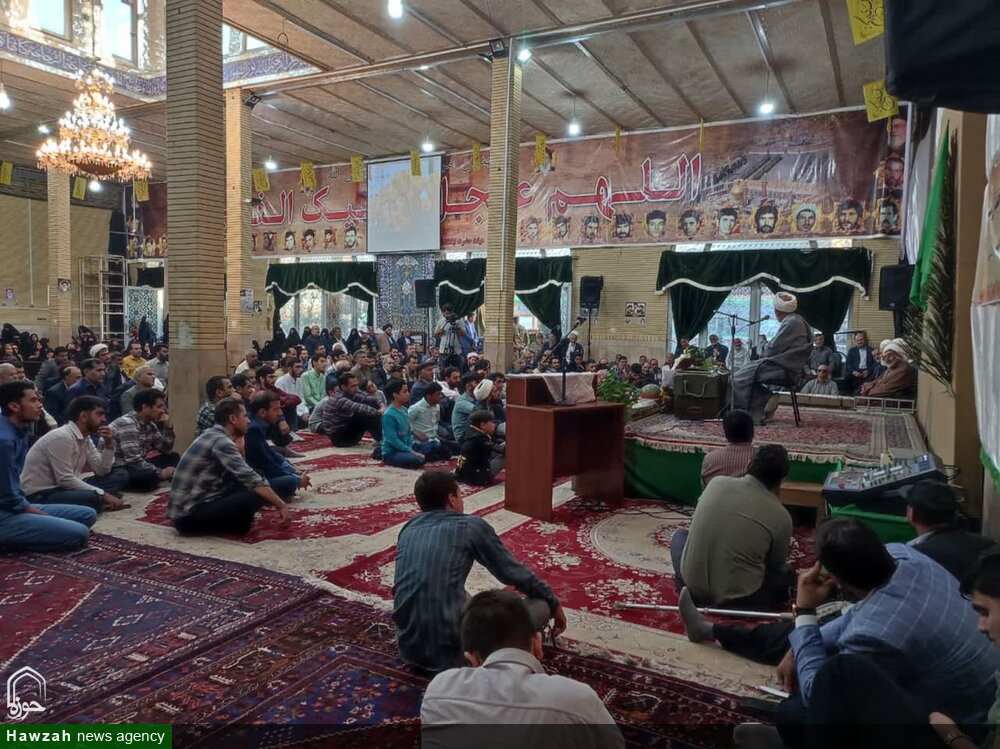 سی و نهمین یادواره ۲۷ شهید روستای آزران کاشان برگزار شد