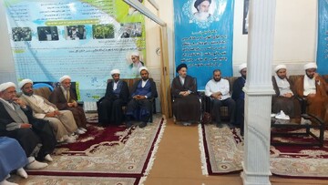 تصاویر/ جلسه نخبگان حوزوی لرستان با حضور نماینده ولی فقیه