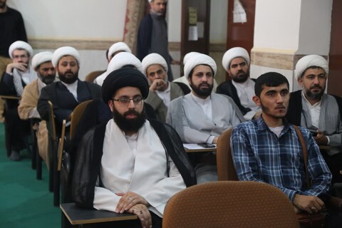 تصاویر/ دیدار حجت الاسلام و المسلمین سید هاشم الحیدری دبیر کل حزب الله عراق  با اساتید اهواز