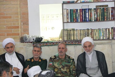 بالصور/ إقامة مراسيم الذكرى الرابع والثلاثين من رحيل الإمام الخميني(ره) في مختلف مدن إيران