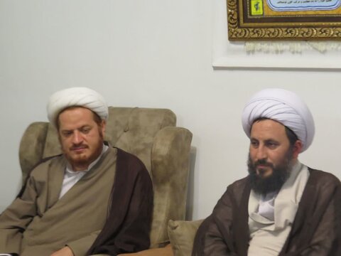 تصاویر/ دیدار مدیر حوزه علمیه خوی با خانواده 3 شهید روحانی