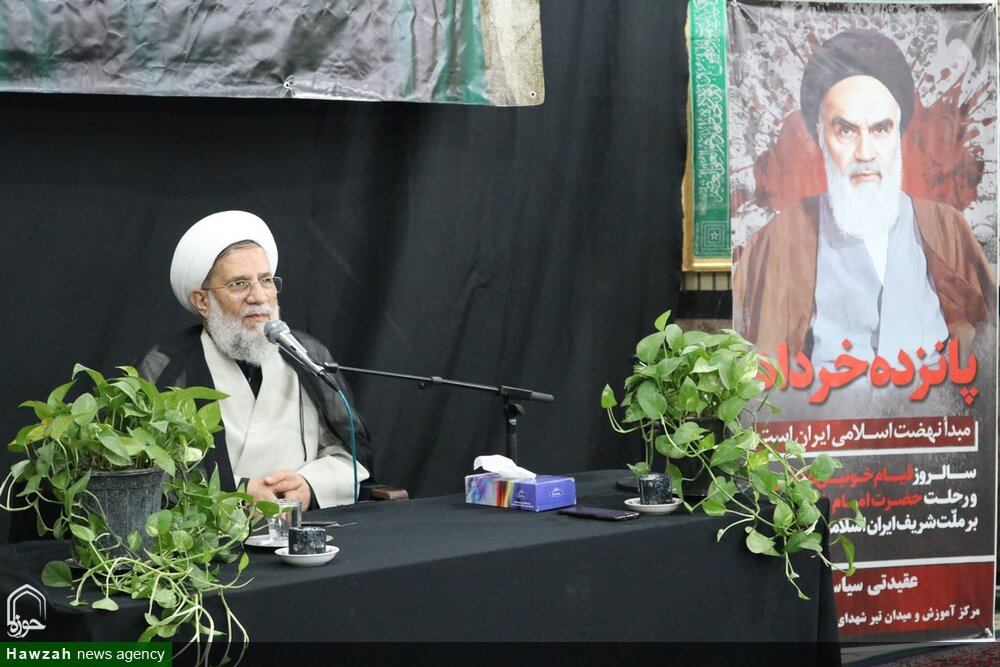 رهبر انقلاب نسخه کامل امام(ره) است | ۱۰ ره‌آورد راهبردی دوره زعامت امام خامنه‌ای