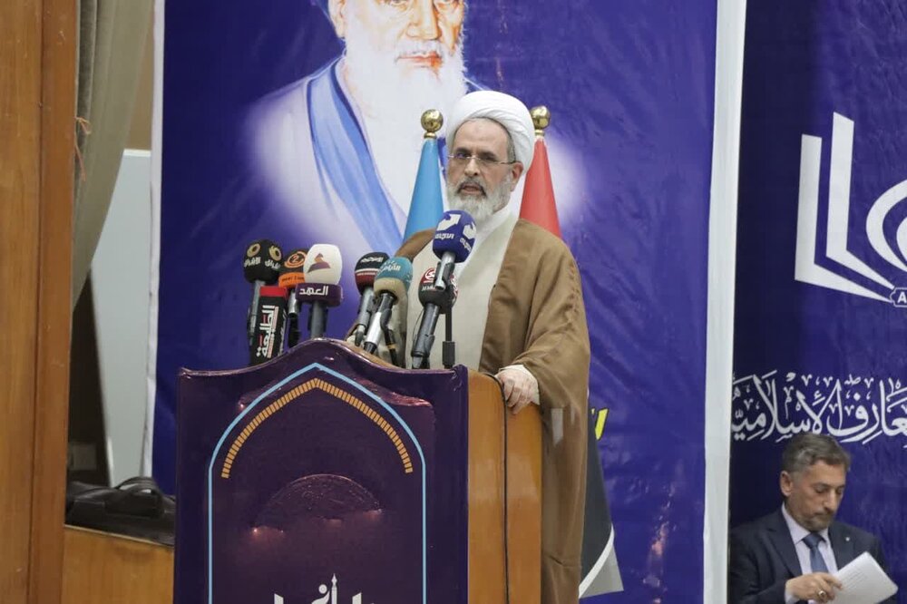 سخنرانی مدیر حوزه‌های علمیه در همایش بزرگداشت امام خمینی در نجف اشرف