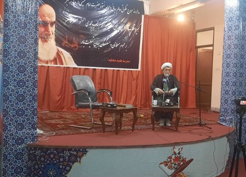 تصاویر //مراسم گرامیداشت سالگرد ارتحال امام خمینی (ره) در حوزه علمیه صادقیه هرات افغانستان