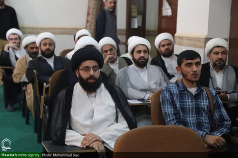 بالصور/ أمين عام حزب الله العراق حجة الإسلام والمسلمين السيد هاشم الحيدري يلتقي بأساتذة حوزة الأهواز