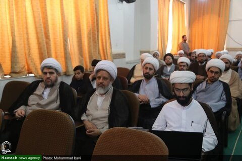 بالصور/ أمين عام حزب الله العراق حجة الإسلام والمسلمين السيد هاشم الحيدري يلتقي بأساتذة حوزة الأهواز