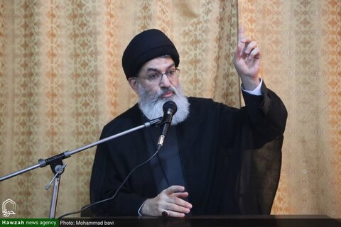 بالصور/ أمين عام حزب الله العراق حجة الإسلام والمسلمين السيد هاشم الحيدري يلتقي بأساتذة حوزة الأهواز