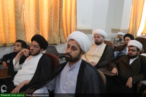بالصور/ أمين عام حزب الله العراق حجة الإسلام والمسلمين السيد هاشم الحيدري يلتقي بأساتذة حوزة الأهواز
