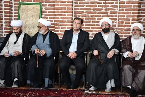 تصاویر/  مراسم گرامیداشت قیام خونین ۱۵ خرداد در مسجد جامع سیدالشهدا خوی