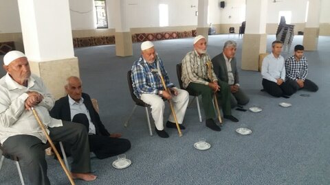 تصاویر/ دیدار مسئولین با پدر شهید عبدالنبی یحیایی در اِرم دشتستان