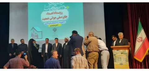 بانوی طلبه مازندرانی که نخبه کشوری است و مادر ۴ فرزند مدیریت حوزه علمیه خواهران مازندران