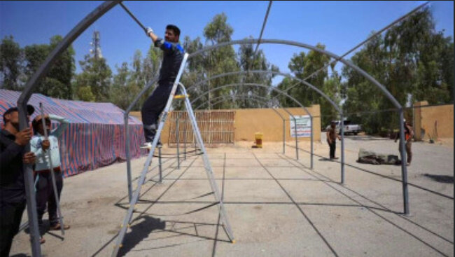 آستان مقدس امام حسین (ع) برای حجاج در مسیر زمینی عراق به مکه استراحتگاه برپا میکند