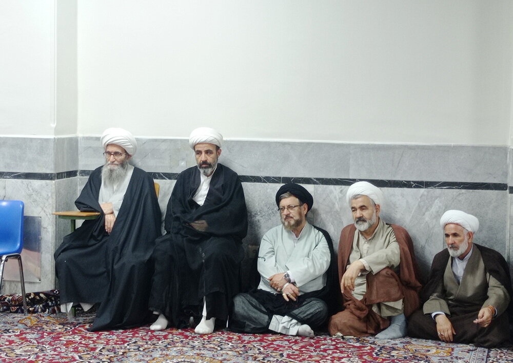 حراست و اجرای دین زحمت دارد؛ اما همه باید تلاش کنیم