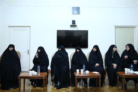 تصاویر/ نشست صمیمانه رئیس جمهور با تعدادی از خانواده شهدای آذربایجان شرقی