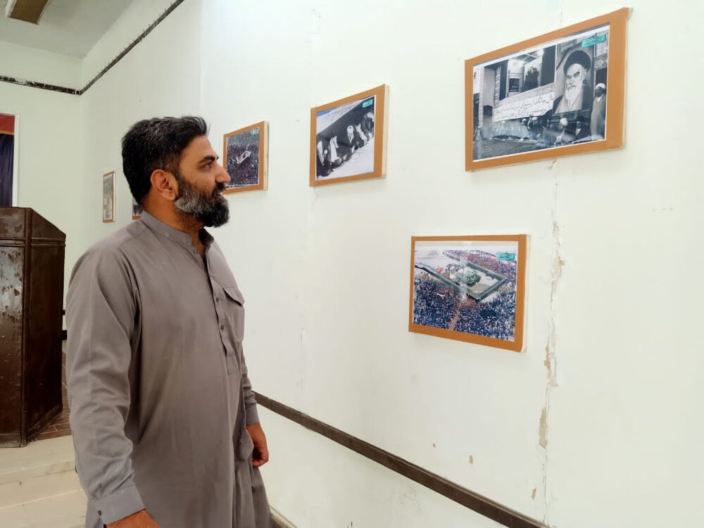 کوئٹہ؛ آرٹ گیلری بلوچستان میں امام خمینی (رح) کی تصویری نمائش