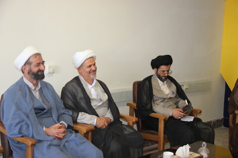 تصاویر / دیدار مدیر حوزه علمیه استان قزوین با مدیر کل کمیته امداد امام خمینی (ره) استان قزوین