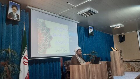 تصاویر / دوره دانش افزایی استاندارد سازی سوال برای اساتید مدارس علمیه استان با حضور مدیر حوزه علمیه استان قزوین
