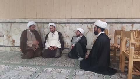 تصاویر / دوره دانش افزایی استاندارد سازی سوال برای اساتید مدارس علمیه استان با حضور مدیر حوزه علمیه استان قزوین