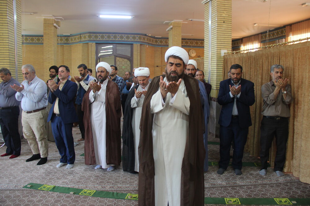 حضور روحانیون در برنامه‌های فرهنگی کمیته امداد حضرت امام(ره) برکات فراوانی دارد