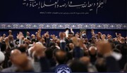 قائد الثورة الاسلامية يستقبل جمعا من علماء وخبراء ومسؤولي قطاع الصناعة النووية