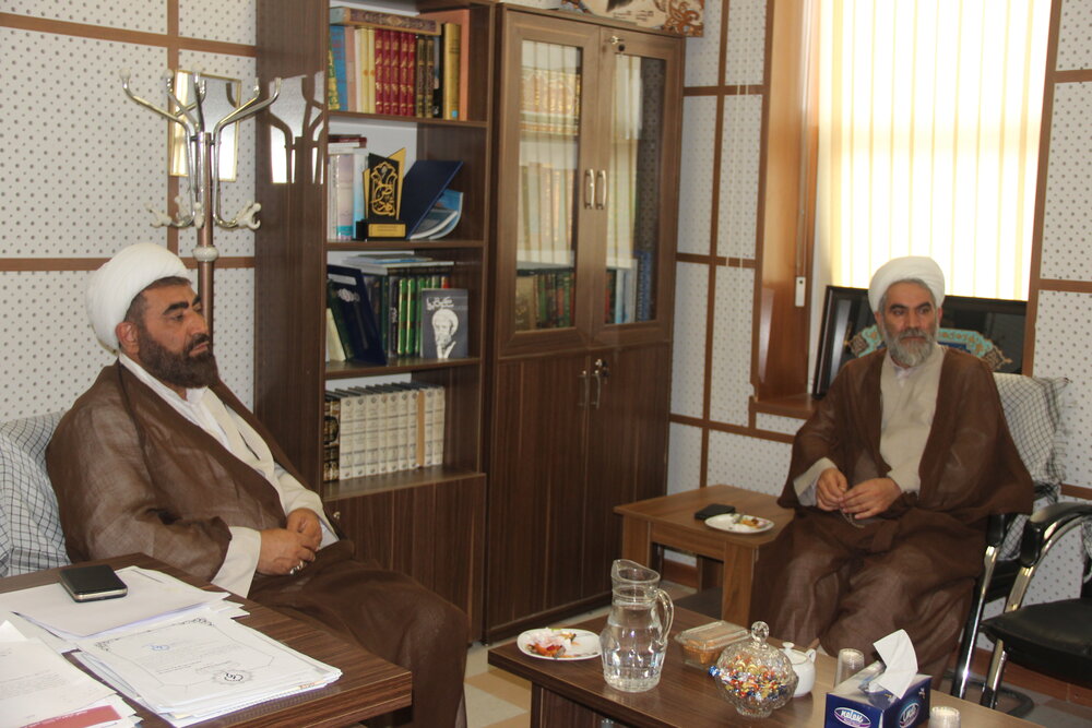 طلاب آثار علمی خود را به جشنواره علامه حلی ارائه نمایند