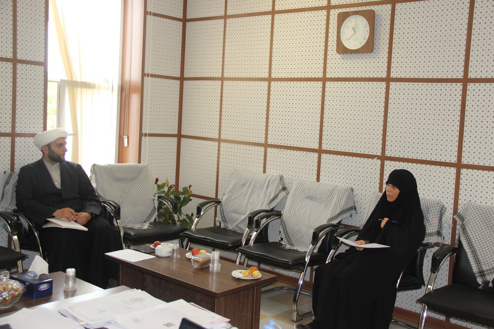 طلاب آثار علمی خود را به جشنواره علامه حلی ارائه نمایند