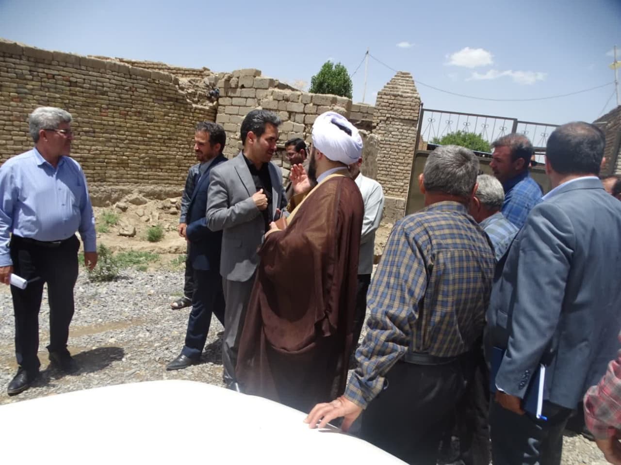 تصاویر/ حضور امام جمعه و مسئولین چهاربرج در روستای کردکندی