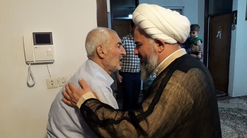 تصاویر/ دیدار امام جمعه نقده با خانواده شهیدان ادیبی