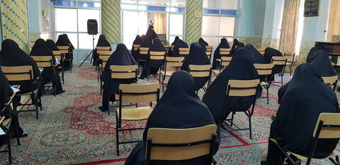 تصاویر/ بازدید مدیر و معاون آموزش حوزه علمیه خواهران استان یزد از نحوه برگزاری امتحانات