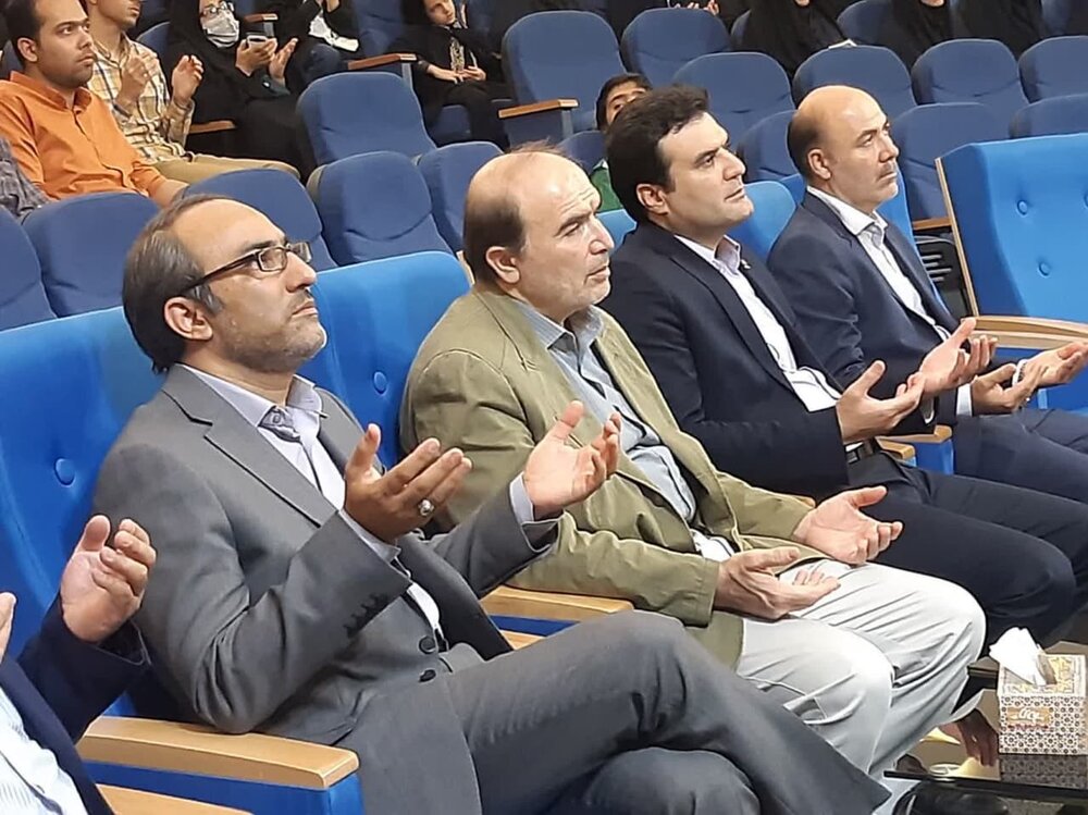 محفل انس با قرآن در دانشگاه علوم پزشکی کاشان برگزار شد + عکس