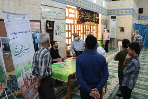 تصاویر/ برپایی میز خدمت در مصلی‌های جمعه استان بوشهر